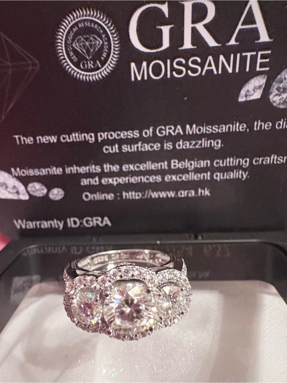 S925 1.5 Carats Moissanite Ring GRA Card & Gift Box Included. Size 8
New W/O tag